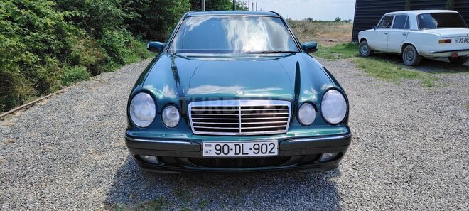 Mercedes E 230