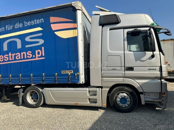 Mercedes Actros 1844