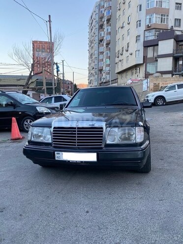 Mercedes E 230