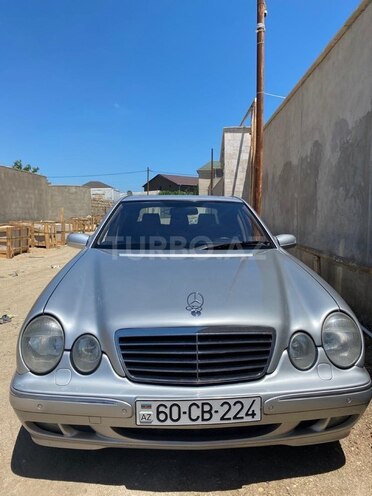 Mercedes E 320