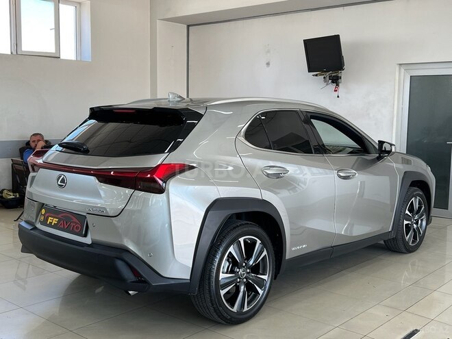 Lexus UX 250h