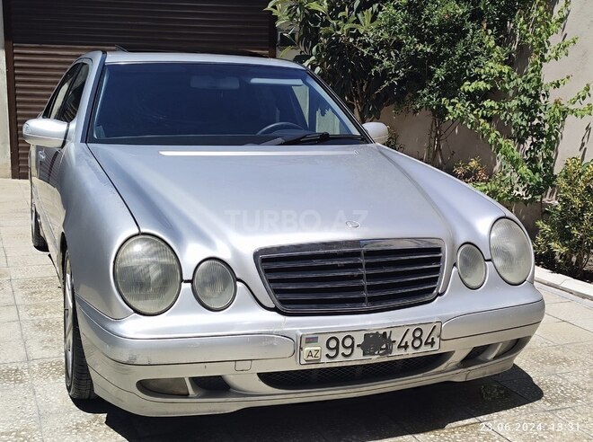 Mercedes E 220