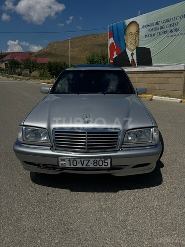 Mercedes C 180