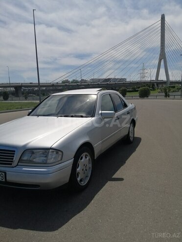 Mercedes C 180