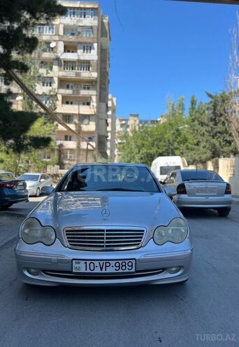 Mercedes C 240