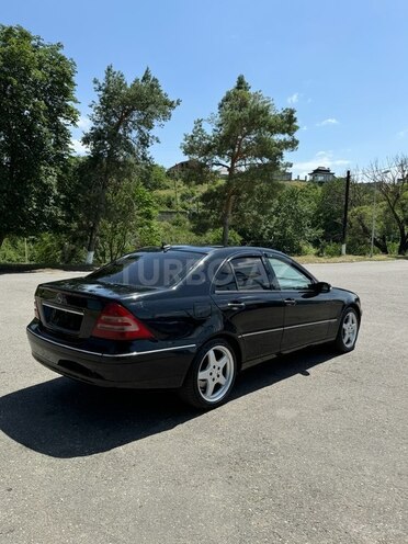 Mercedes C 240