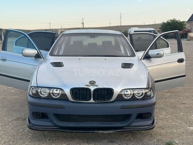 BMW 523