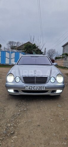 Mercedes E 240