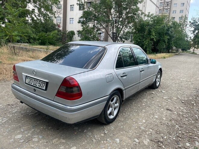 Mercedes C 180