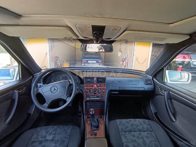 Mercedes C 180