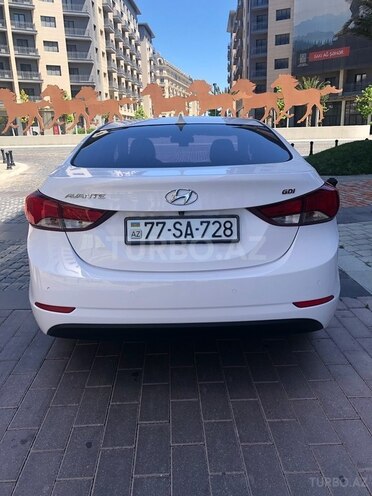 Hyundai Elantra