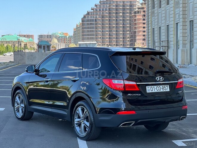 Hyundai Grand Santa Fe