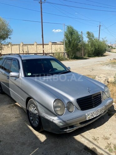 Mercedes E 270