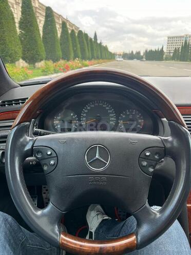 Mercedes E 320