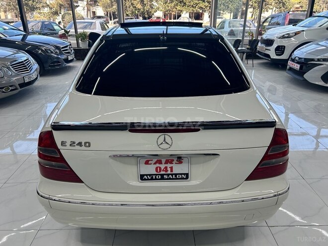 Mercedes E 240