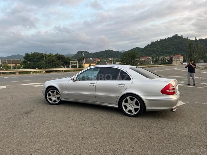 Mercedes E 240