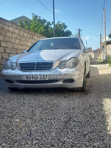 Mercedes C 200