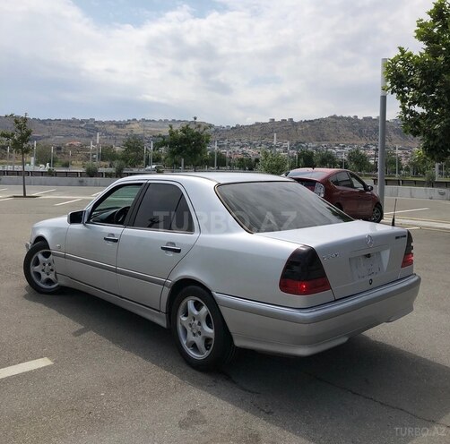 Mercedes C 240