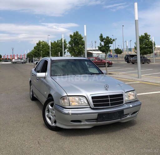 Mercedes C 240