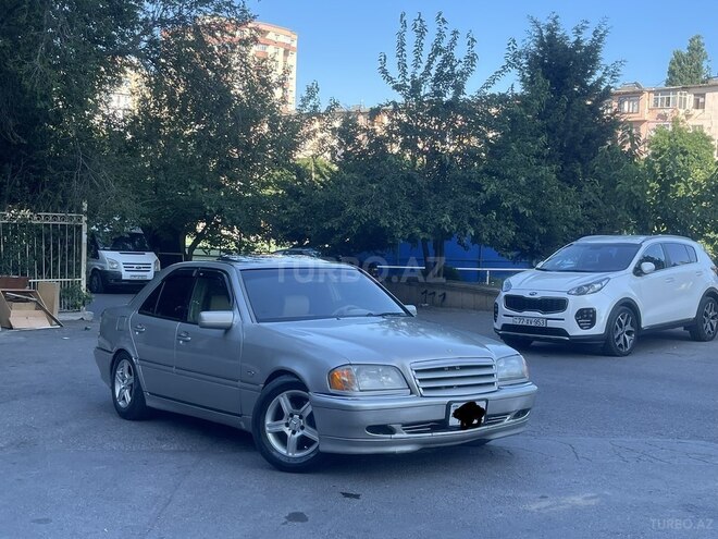 Mercedes C 230