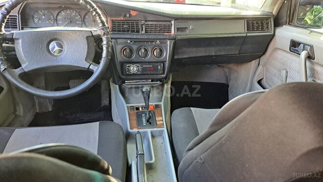 Mercedes 190 1992, 156,000 km - 2.0 l - Qazax