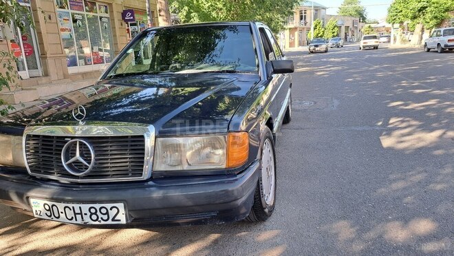 Mercedes 190 1992, 156,000 km - 2.0 l - Qazax