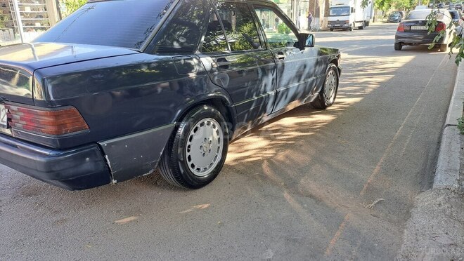Mercedes 190 1992, 156,000 km - 2.0 l - Qazax