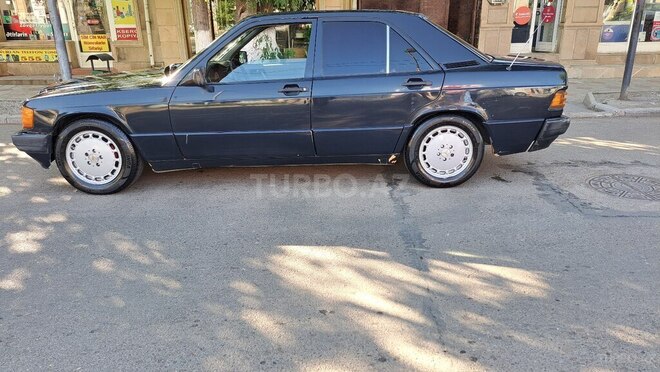Mercedes 190 1992, 156,000 km - 2.0 l - Qazax