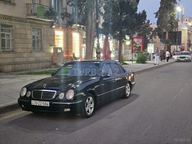 Mercedes E 320