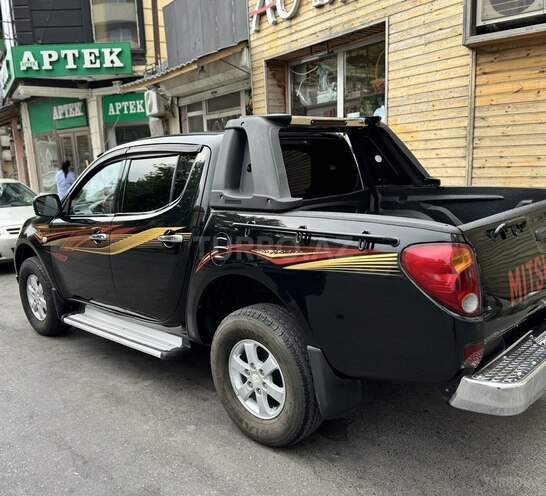 Mitsubishi L200