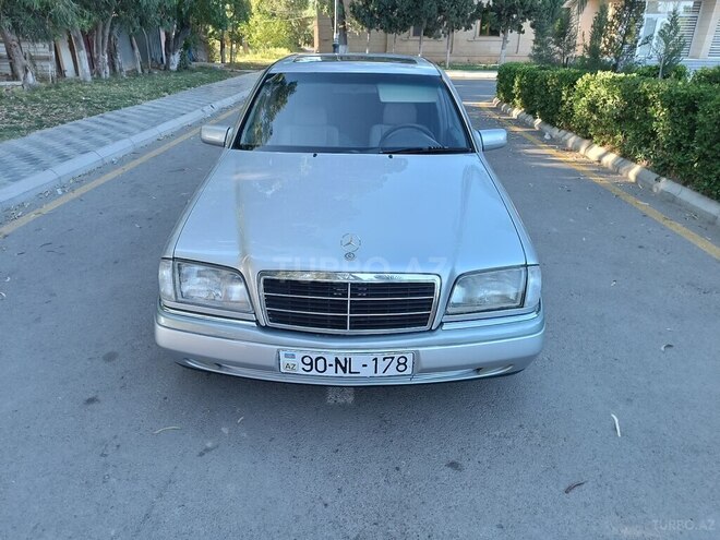 Mercedes C 180