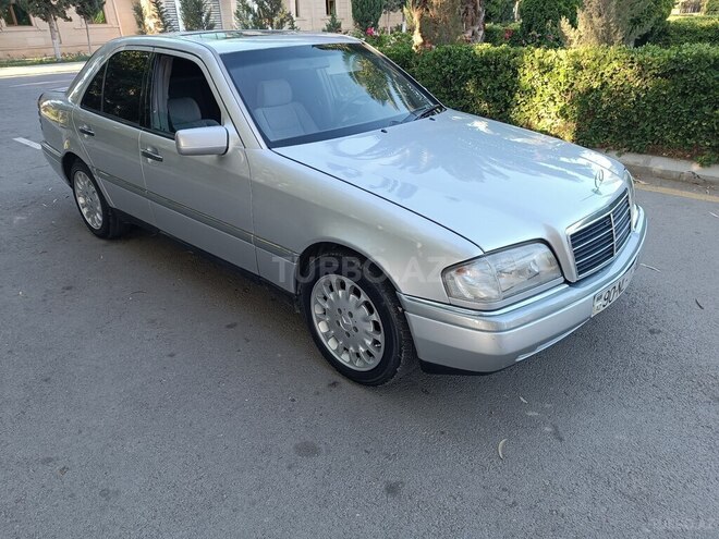 Mercedes C 180