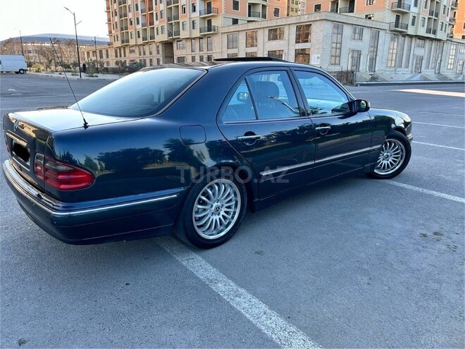 Mercedes E 280