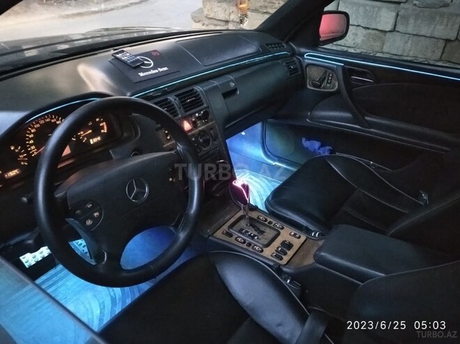 Mercedes E 280