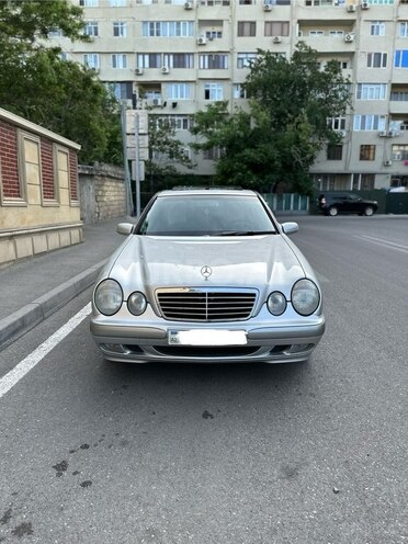 Mercedes E 240