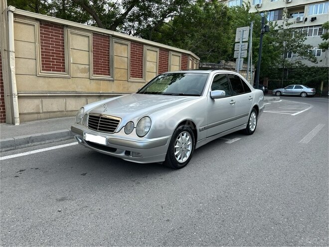 Mercedes E 240