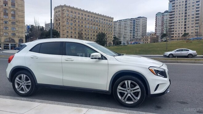 Mercedes GLA 250