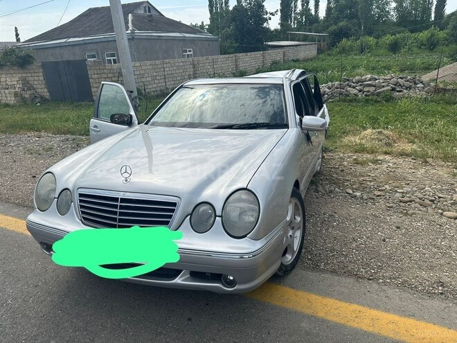 Mercedes E 320