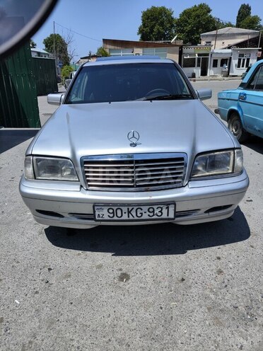 Mercedes C 200