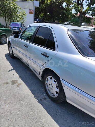 Mercedes C 200