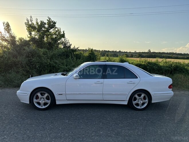 Mercedes E 320