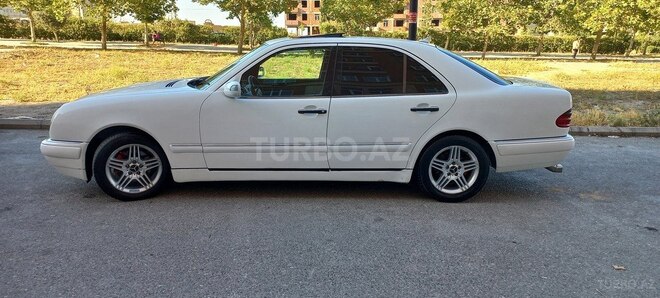 Mercedes E 240