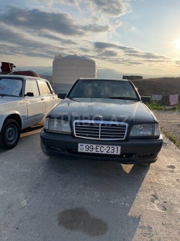 Mercedes C 180