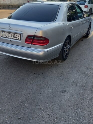 Mercedes E 240