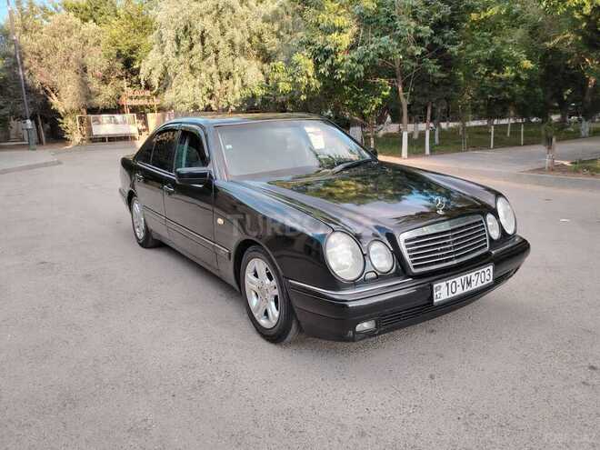 Mercedes E 230