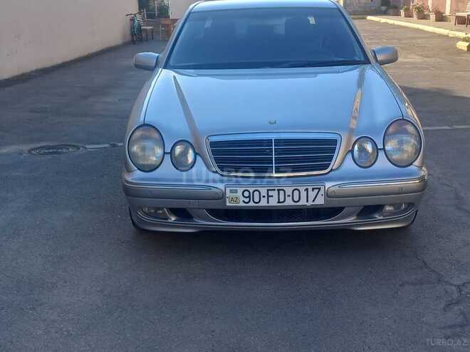 Mercedes E 240