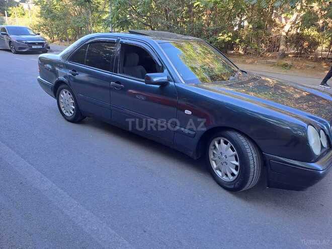 Mercedes E 200