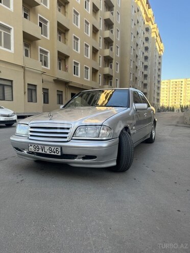 Mercedes C 180