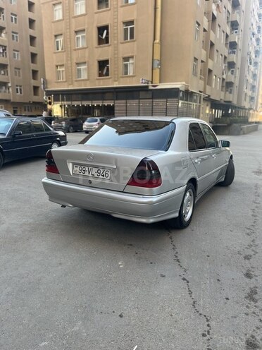 Mercedes C 180