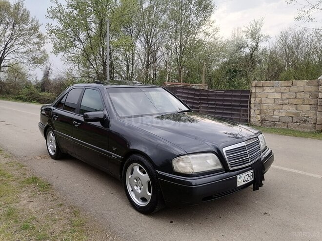 Mercedes C 200